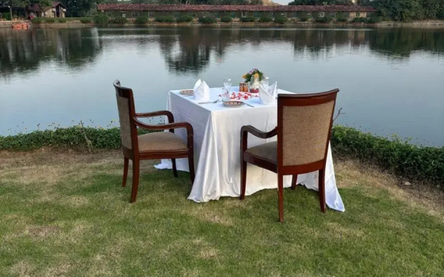 Shikarbadi Hotel