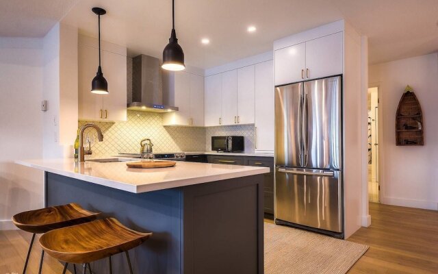 Huge 3 Bedroom Condo With a View