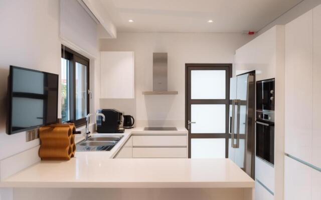 Villa 323 St Georges Complex