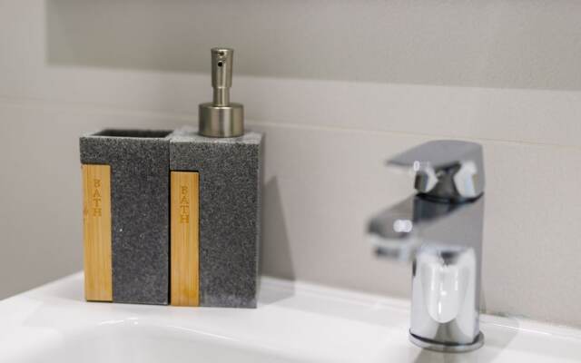 Onlyrooms IV - Sea View & Free Parking