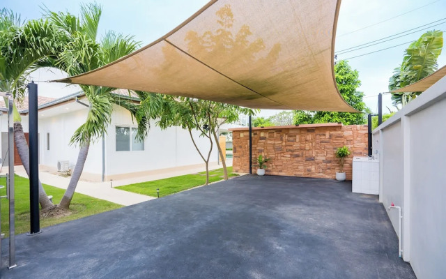 Kira Japandi Escape Sauna Rooftop Cinema