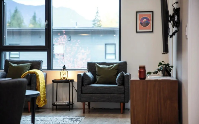 Cedar and Loam by Revelstoke Vacations