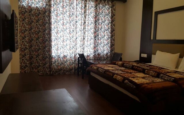 OYO 10109 Hotel River Regency