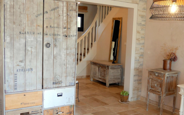 Holiday Home With Jacuzzi, Guisseny