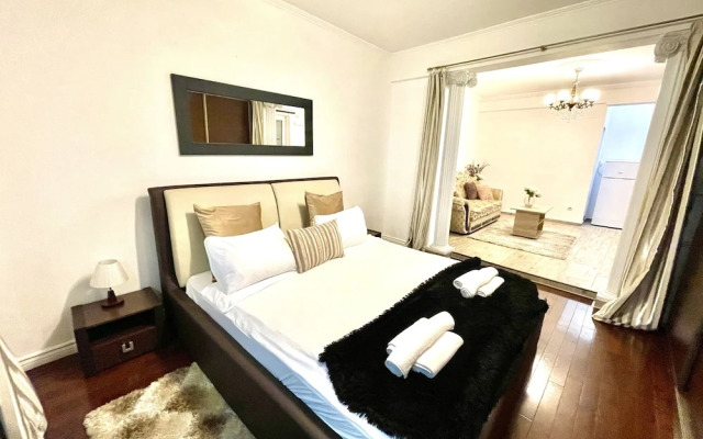 Baroq Central City Apartment