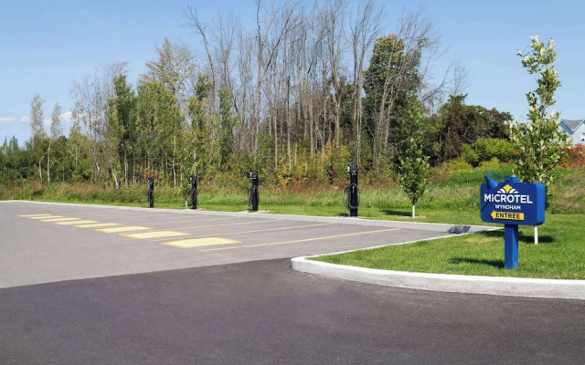 Microtel by Wyndham Lachute