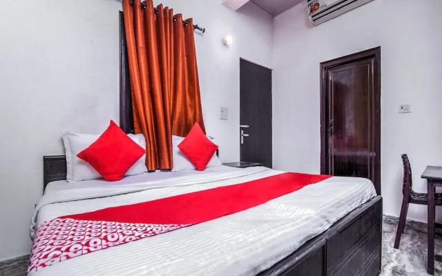 OYO 22321 Nitin Palace Guest House