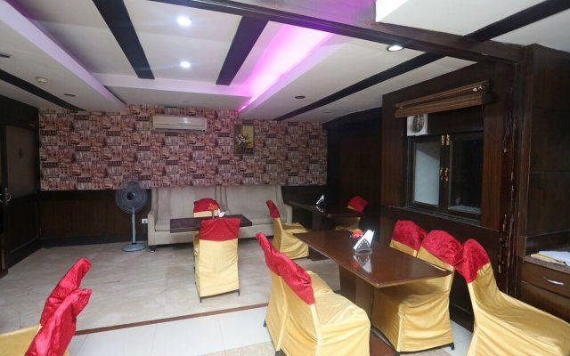 OYO 17312 Tandoori Veg Hotel