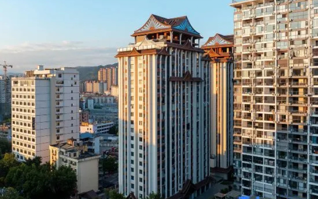 Yanyuju Cinema Holiday Inn (Jinghong Gozhuang Xishuangjing Starlight Night Market Branch) – Exterior – Xishuangbanna