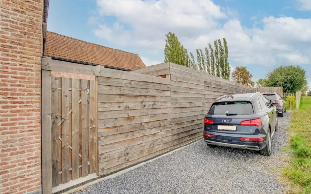 Lush Holiday Home in Vlaanderen With Private Pool