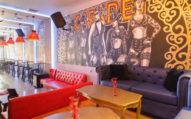 Hotel Lux