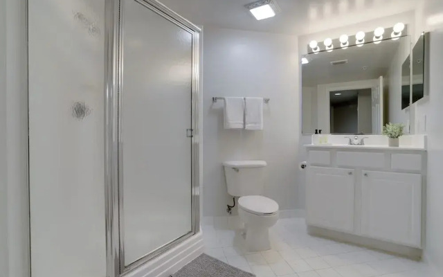 Cozy & Comfortable Condo in Ballston