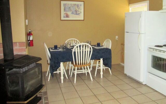 Edgewater Resorts - Edgewater Inn