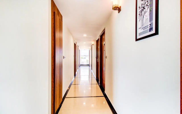 Fabhotel The Royal Suites