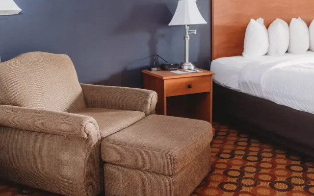 AmericInn by Wyndham Appleton Downtown