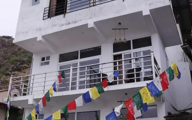 Mountain Retreat by 360 Degree