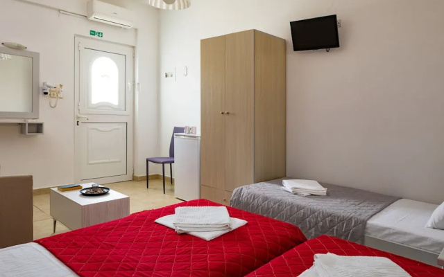 John Akroyiali rooms