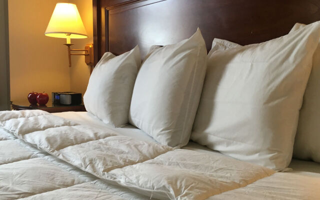 The Abraham Lincoln Hotel - A Historic Hotel of America