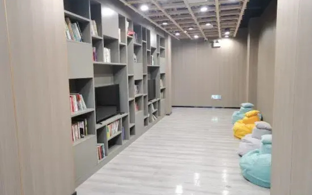 92 Bayin Box Entertainment Hotel