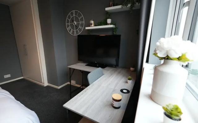 Detached Homestay With Private Rooms