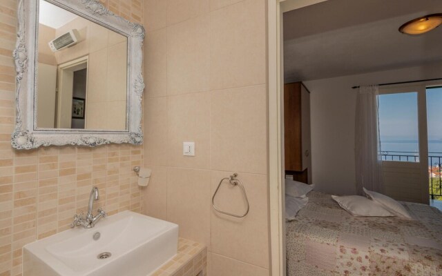 Stunning Home in Makarska With Wifi and 2 Bedrooms