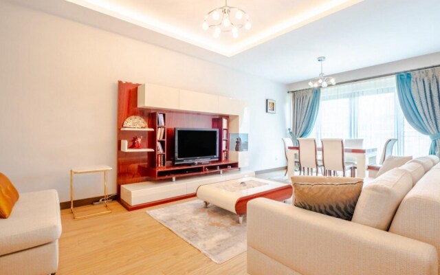 Elegant Flat With Balcony in Kartal