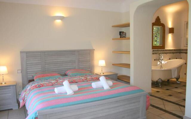 Villa de standing 14 personnes piscine plage 5min le paradis