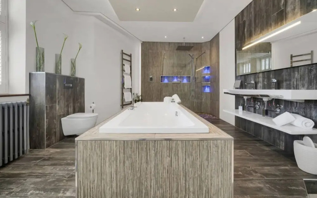 Chic Luxury - Central - Beach Access - Wind