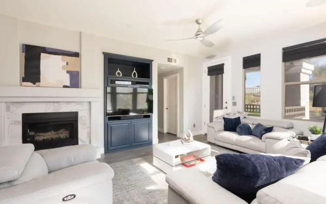 Scottsdale Condo Overlooking Golf Course