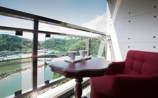 Cheonjiyeon Crystal Hotel