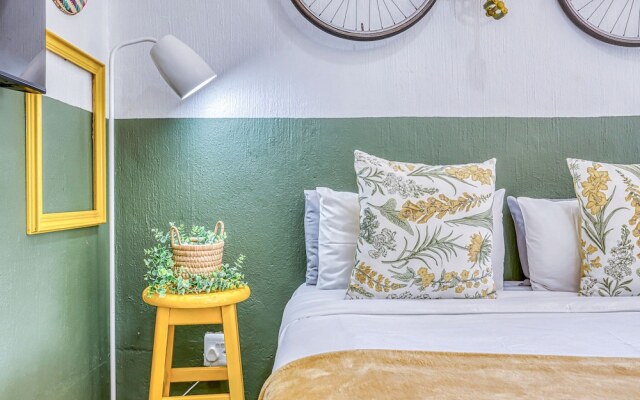 Chic Midtown Studio-1 Bed-solar-pool-fibre-samrand
