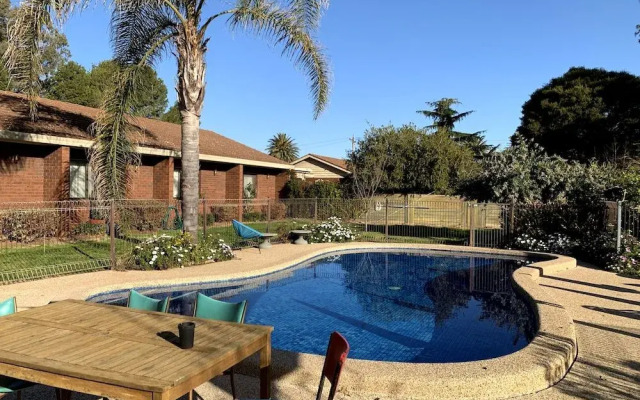 Kingswood Motel & Apartments