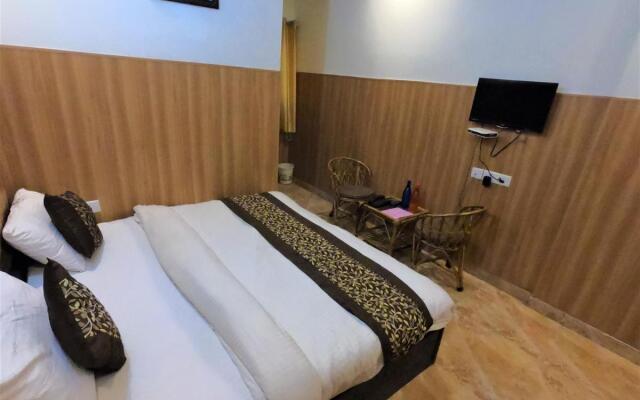 Bhagirathi Hotel in Tapovan By PerfectStyaz