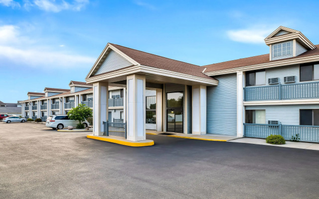 Super 8 by Wyndham La Crosse