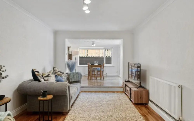 Knights Rest -beautiful Home in Dover With Parking