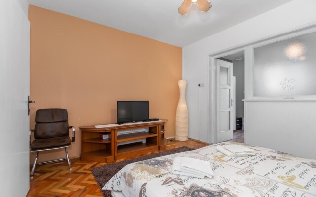 Awesome Home in Malinska With Wifi and 2 Bedrooms
