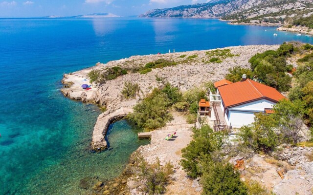 Beautiful Home in Prizna With 2 Bedrooms and Wifi