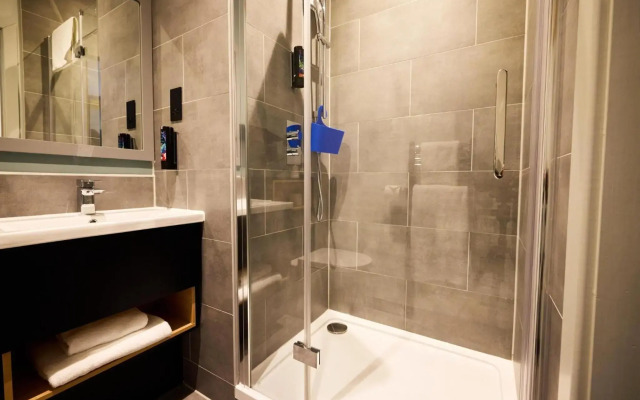 Holiday Inn - the niu, Loom Manchester North by IHG