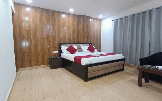 Hotel Crystel Residency