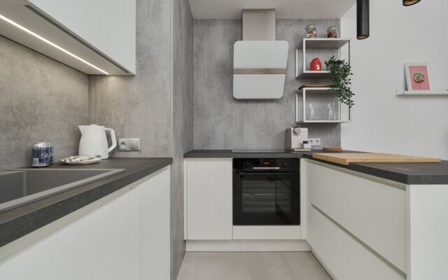 Lwowska by the Lake by Renters Prestige