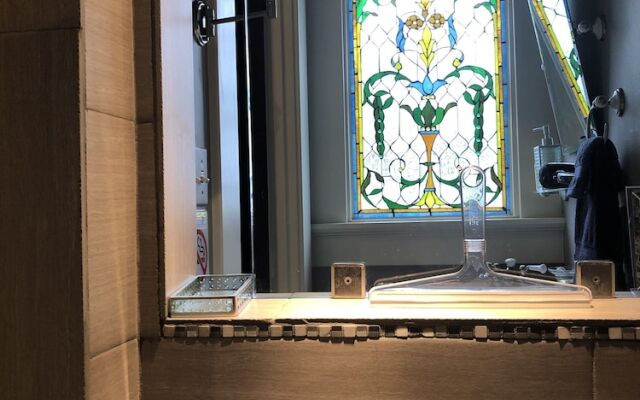 John Thomas Bed and Bath