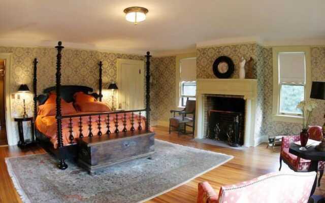 Rock Hall Luxe Lodging