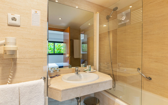 Отель Sercotel de los Reyes