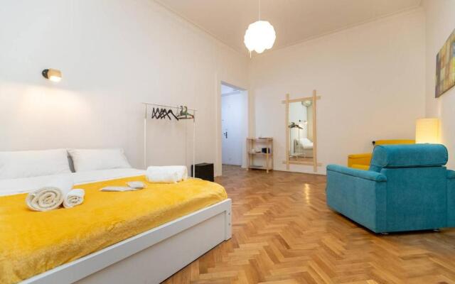 Wehost Apartment in a prestigious area