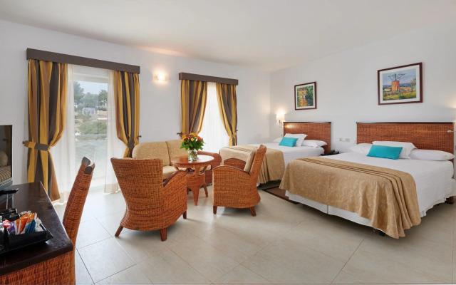 Village Cala Santanyi