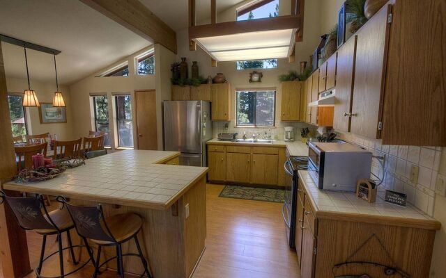 Merry Beary by Lake Tahoe Accommodations