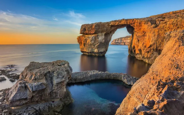 Sea and sun Views 2bd Apt Marsalforn Gozo