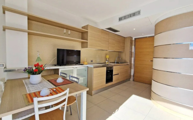 Penthouse Le Vele Sea View 2 Sleeps Air-conditioned