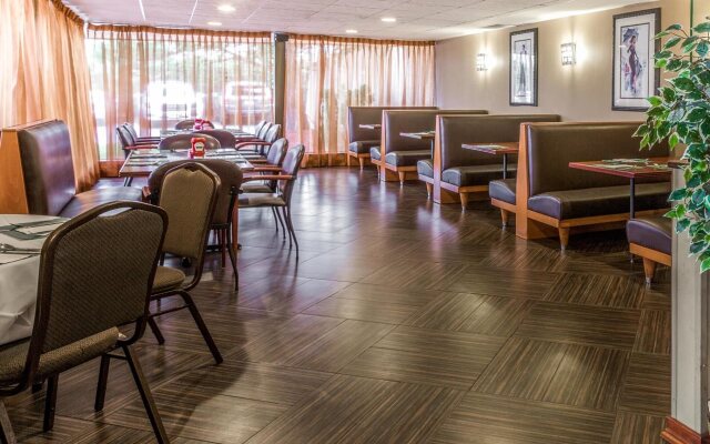 Wyndham Garden Hotel Newark Airport