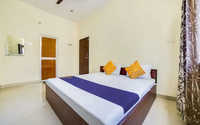 Bharat Lodge  by OYO Rooms
